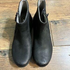 Dansko waterproof Black Ankle Boots with Side Zipper, vibram soul